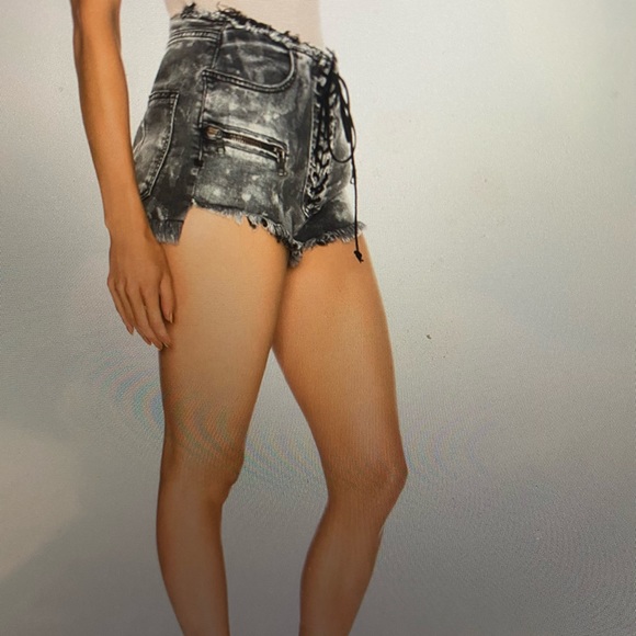 Ben Taverniti Unravel Project distressed shorts - Picture 8 of 16